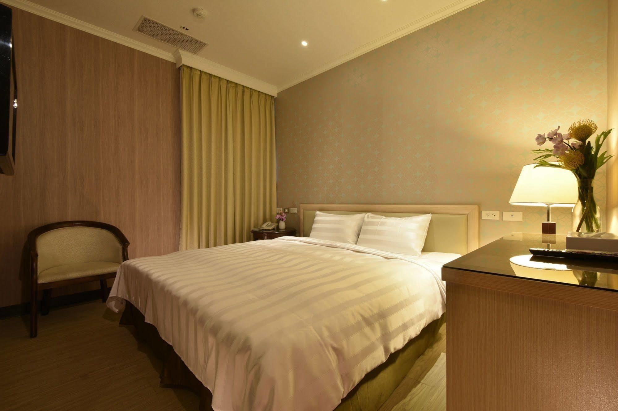 A Casa Hotel Taoyuan Exterior photo